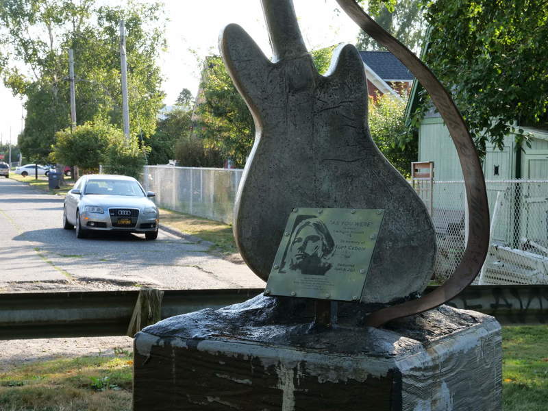Kurt Cobain Under the Bridge Memorial